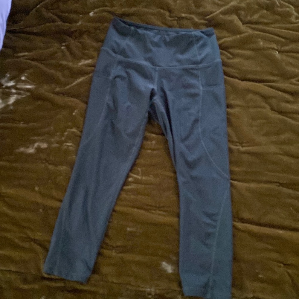 green workout leggings with pockets